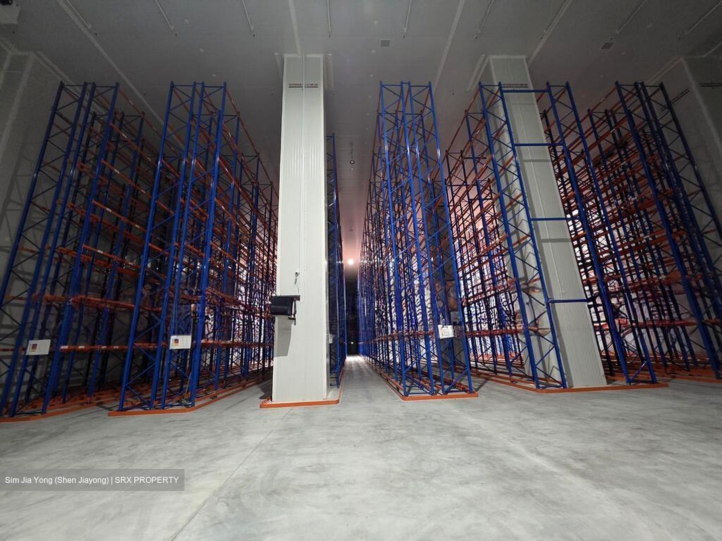 Jurong Industrial Services Centre (D22), Warehouse #570509771